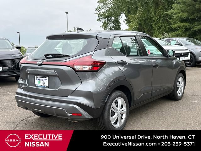 Used 2025 Nissan Kicks Play S image 2