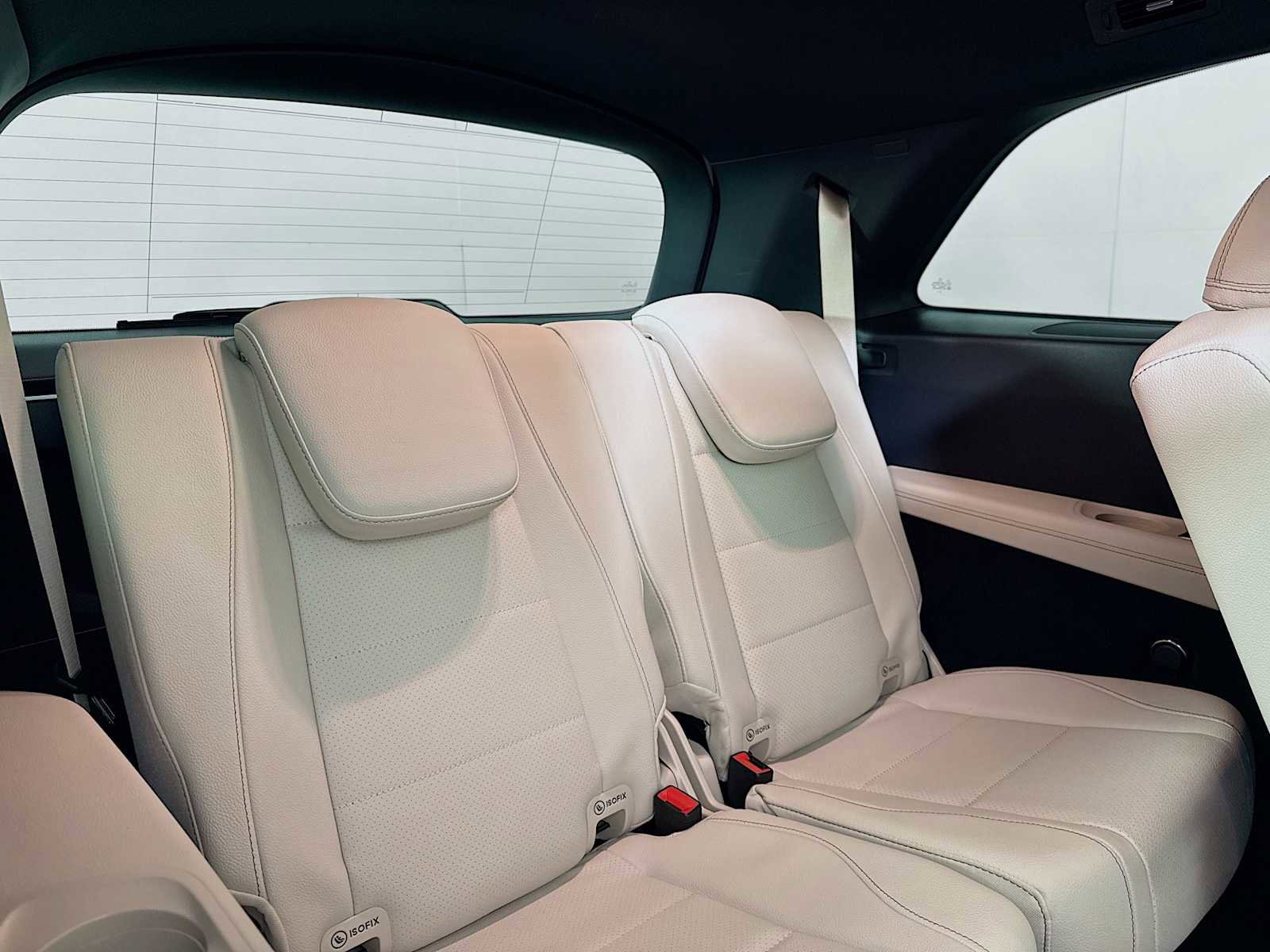 Used 2025 Mercedes-Benz GLS 450 4MATIC image 35