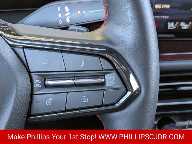 Used 2025 Chevrolet Traverse RS FWD image 25