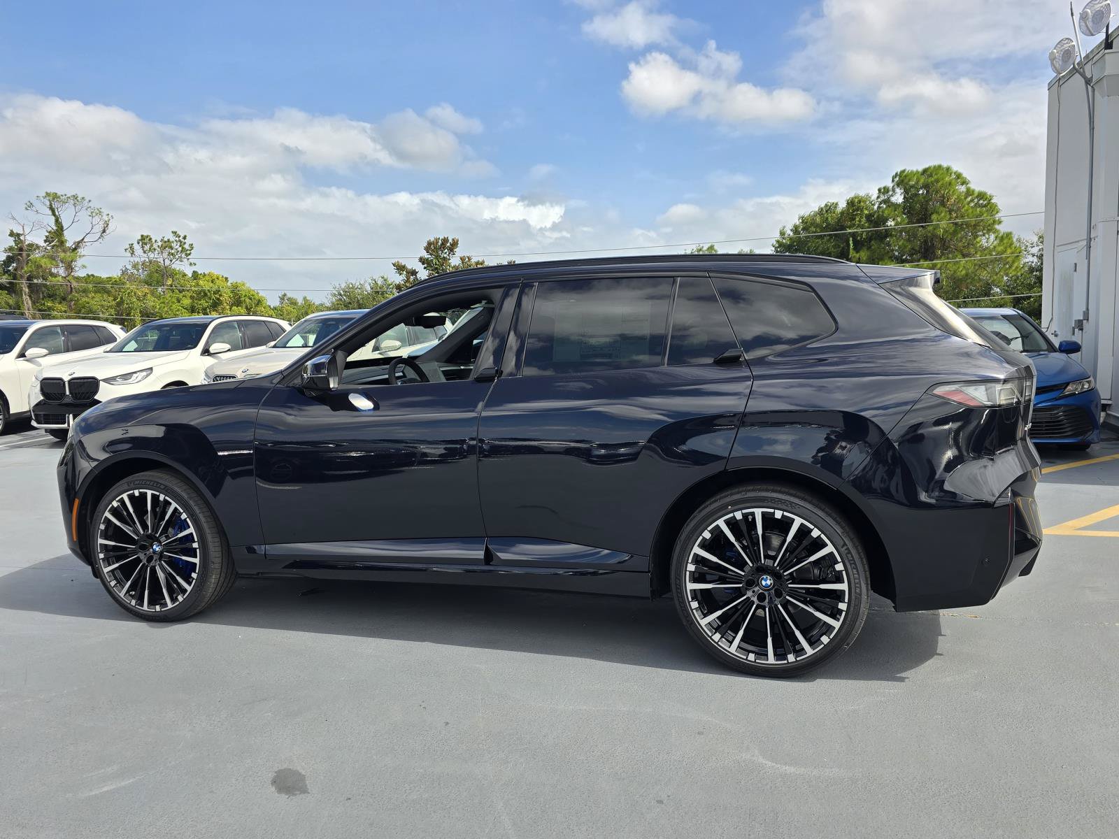 New 2027 BMW X5 xDrive40i w/ M Sport Professional Package AWD/4WD image 5
