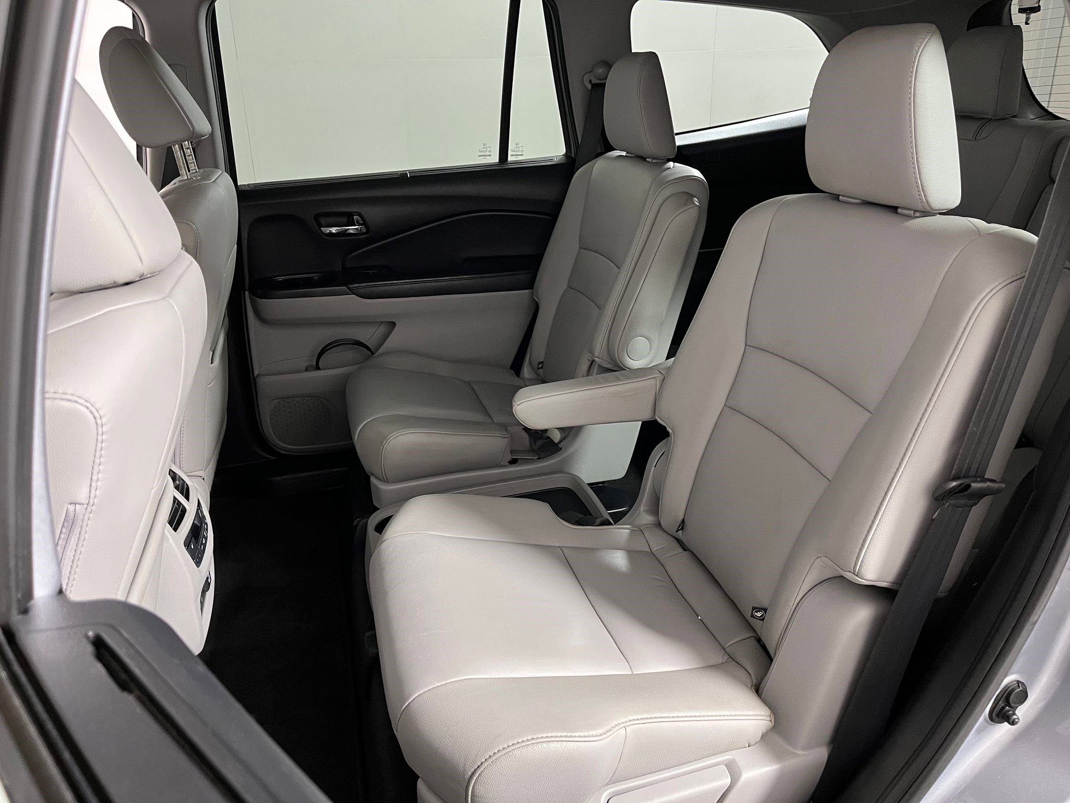 Certified 2019 Honda Pilot Touring image 12