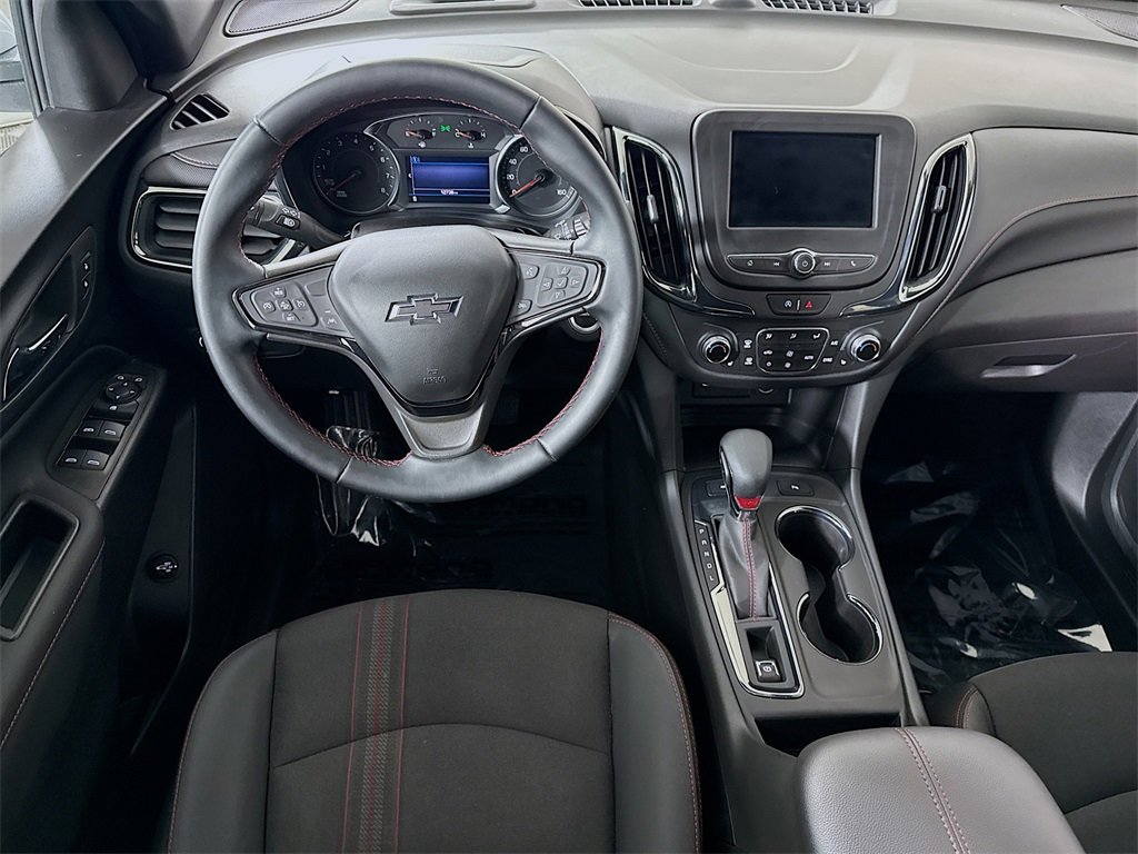 Used 2023 Chevrolet Equinox RS image 3