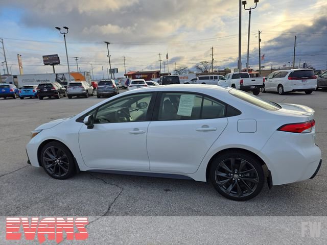Used 2023 Toyota Corolla SE w/ SE Package image 27
