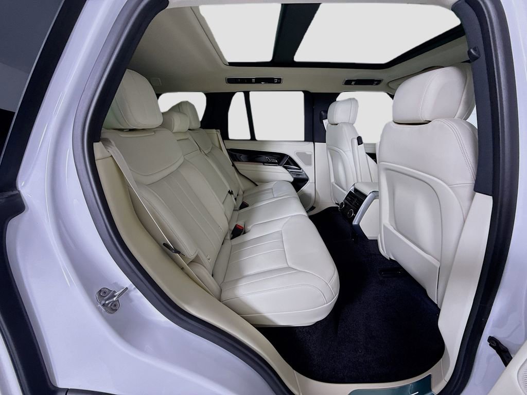 New 2026 Land Rover Range Rover SE image 24
