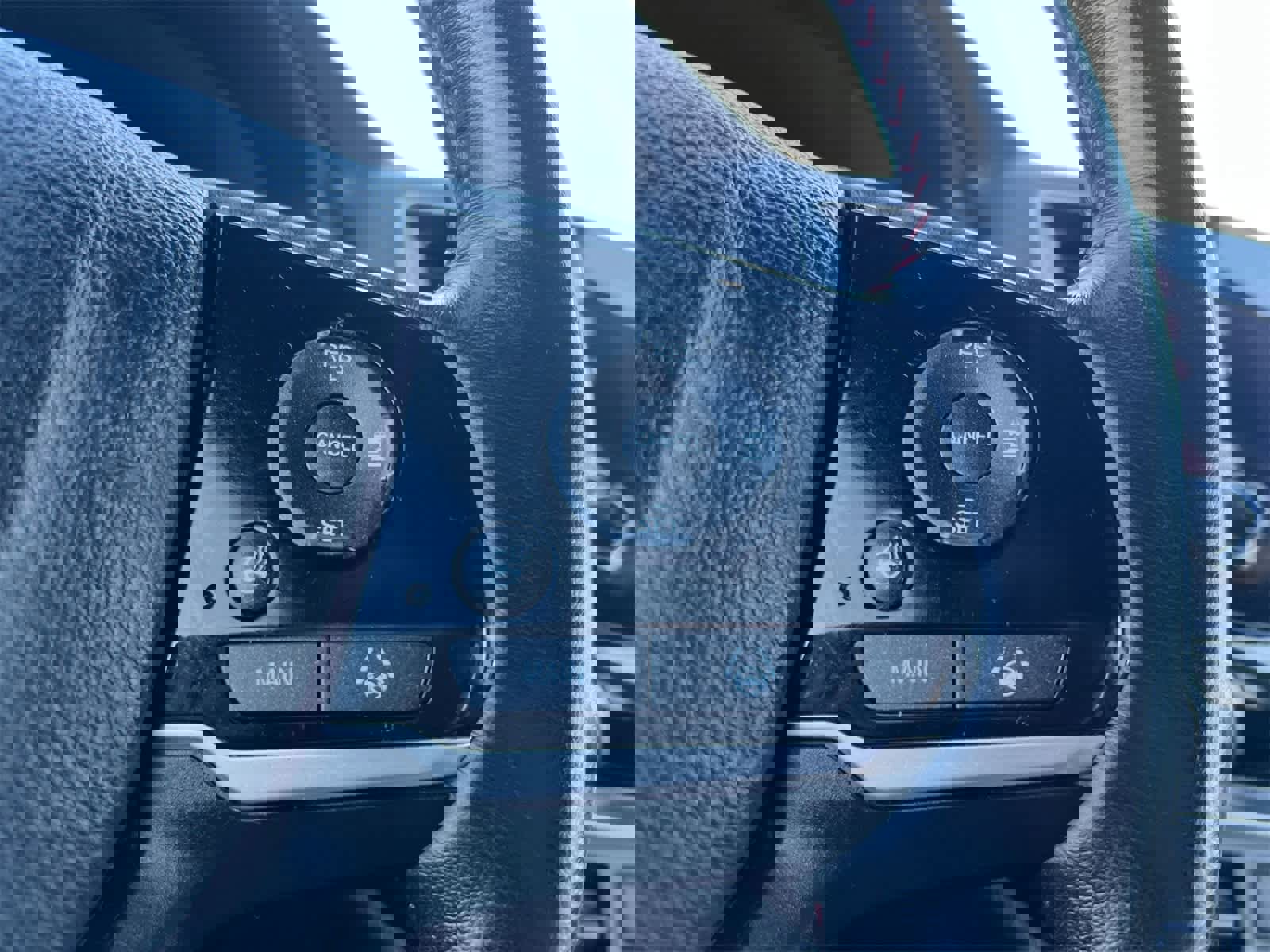 Used 2020 Honda Pilot Black Edition image 25