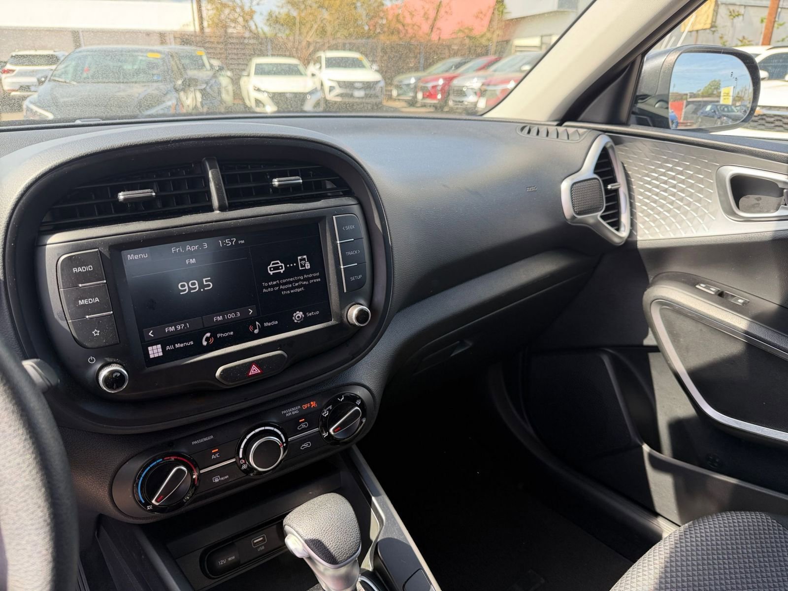 Used 2025 Kia Soul LX w/ LX Technology Package image 33
