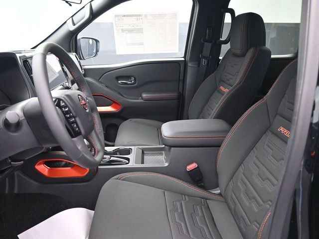 Used 2025 Nissan Frontier PRO-4X image 11