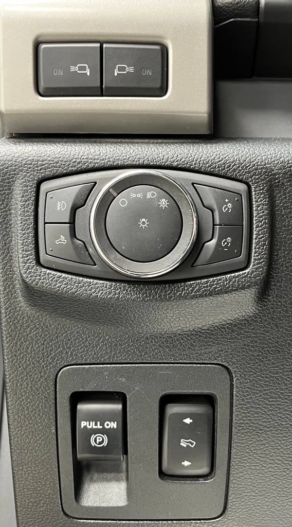 Used 2020 Ford F150 Lariat w/ Equipment Group 502A Luxury AWD/4WD image 32