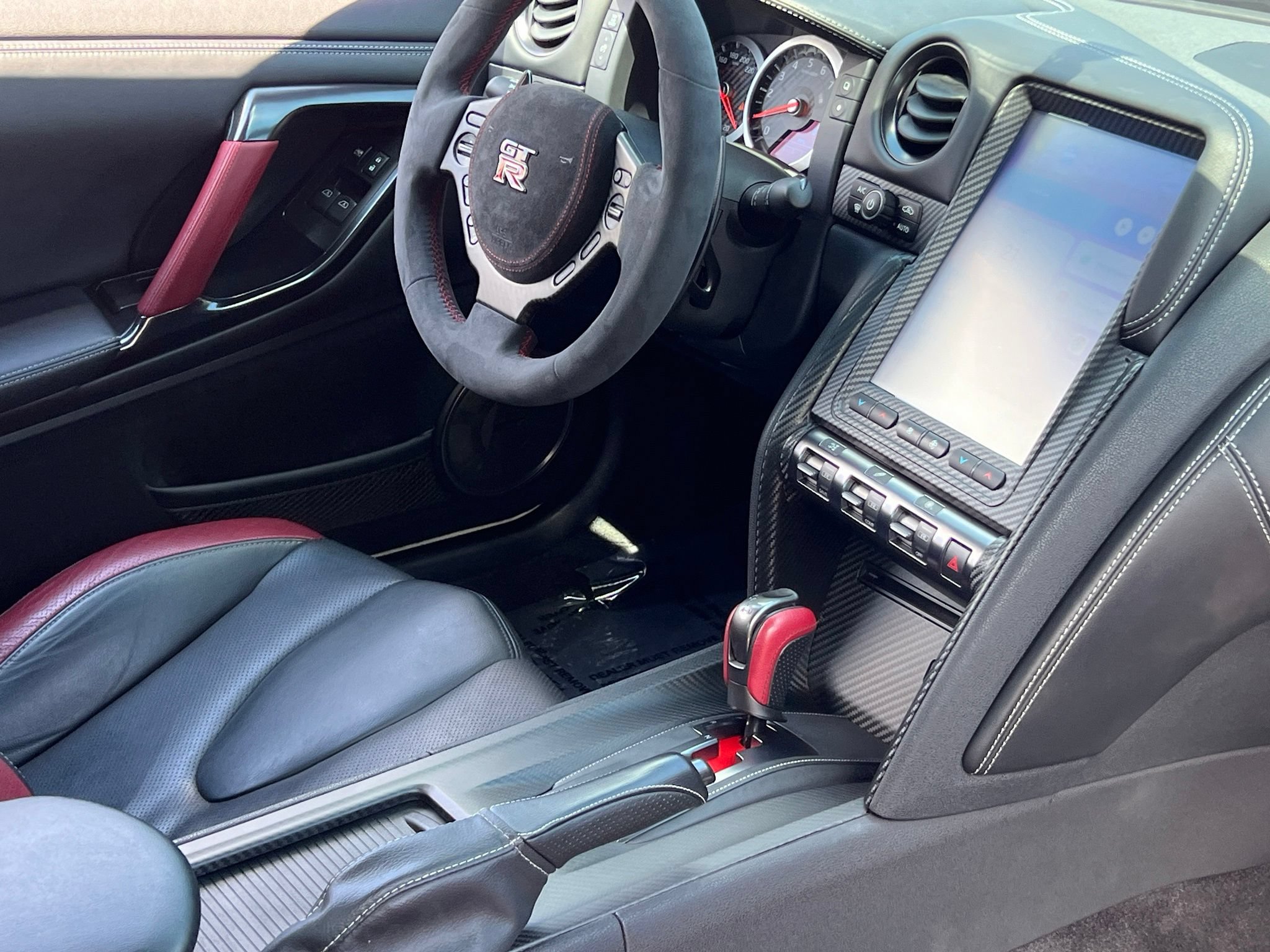 Used 2016 Nissan GT-R Black Edition AWD/4WD image 3