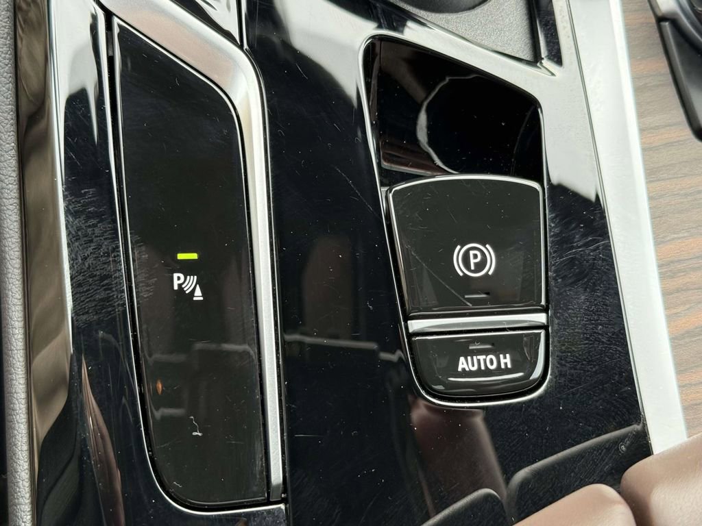Used 2022 BMW 530i w/ Executive Package image 27
