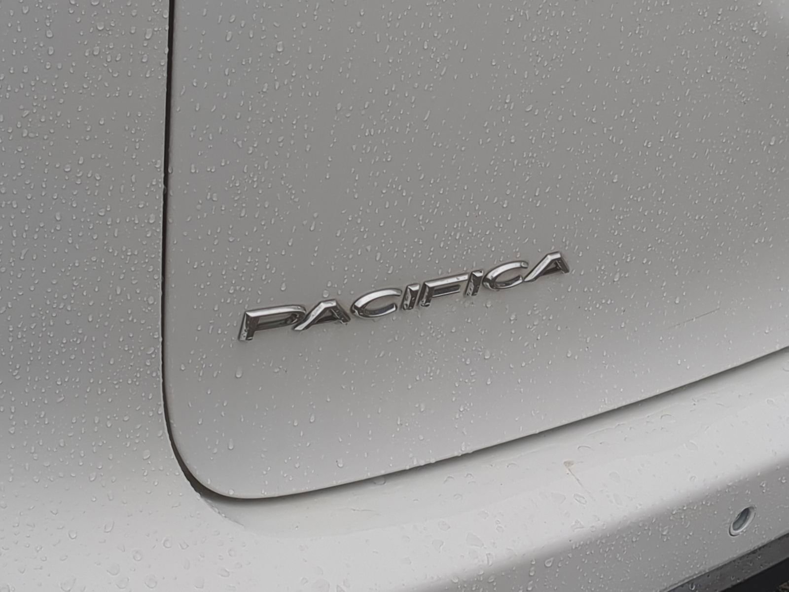 Used 2021 Chrysler Pacifica Touring-L image 18