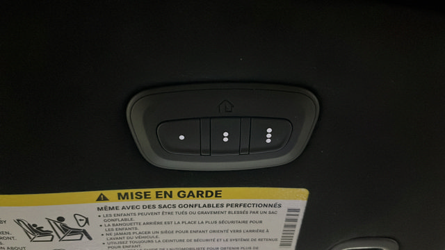 Used 2023 Chrysler Pacifica Pinnacle FWD image 35