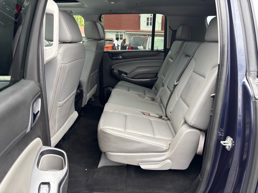 Used 2018 Chevrolet Suburban LT w/ Luxury Package image 15