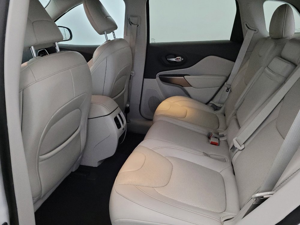 Used 2019 Jeep Cherokee Limited w/ Luxury Group image 18