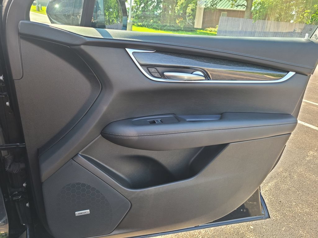 Used 2021 Cadillac XT5 Premium Luxury w/ LPO, Floor Liner Package FWD image 9