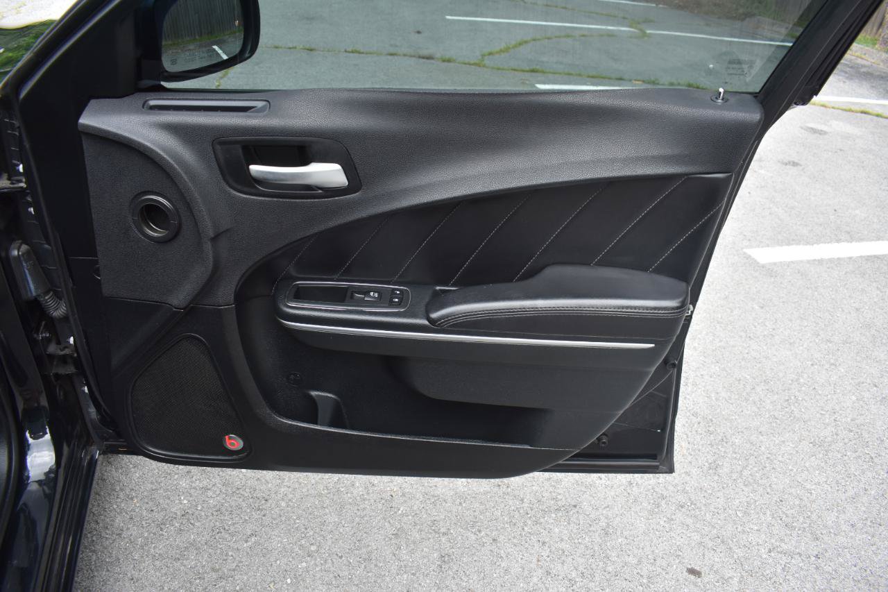 Used 2018 Dodge Charger R/T w/ Premium Group RWD image 24