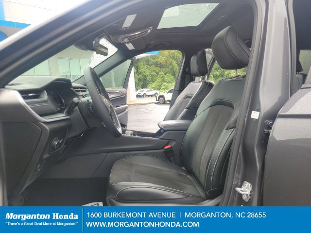 Used 2025 Jeep Grand Cherokee L Altitude RWD image 13