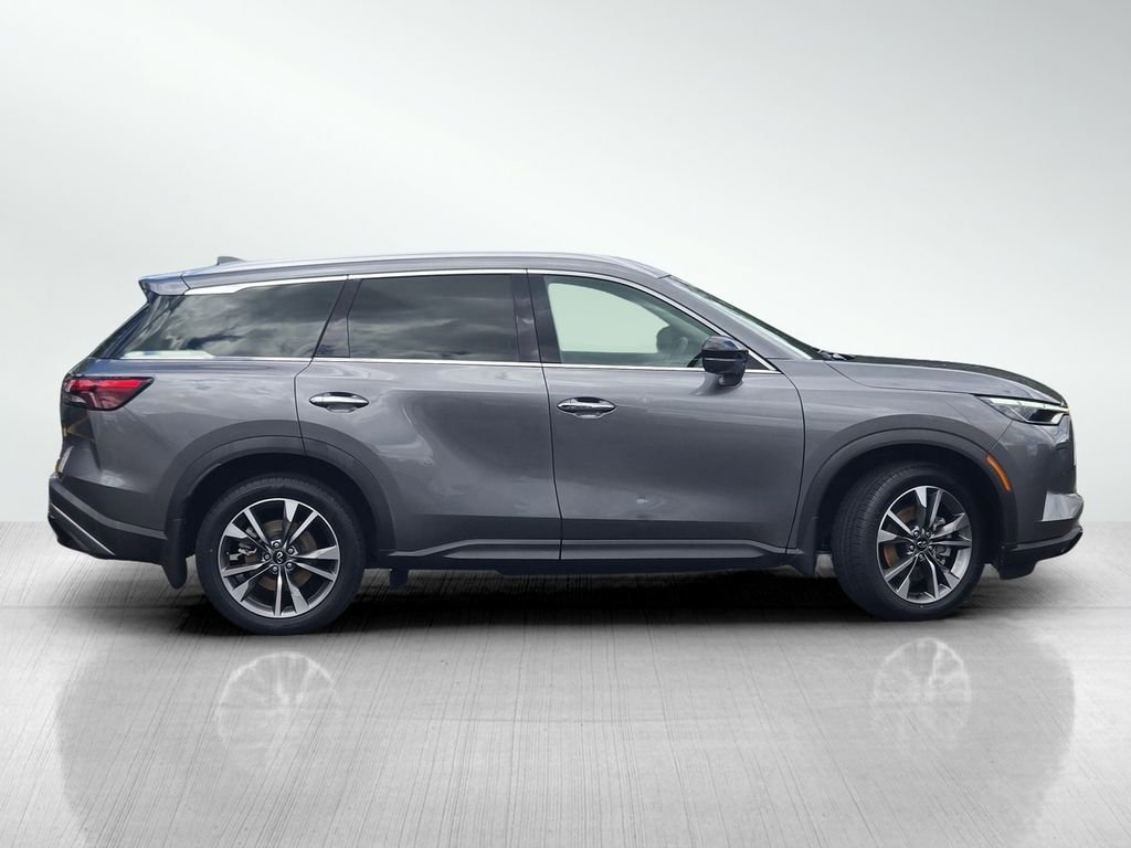 Used 2023 INFINITI QX60 Luxe w/ Performance Audio Package image 3