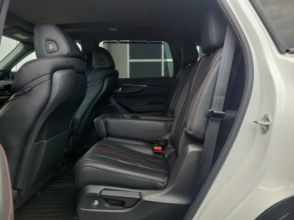 Certified 2026 Acura MDX w/ Technology Package FWD image 13