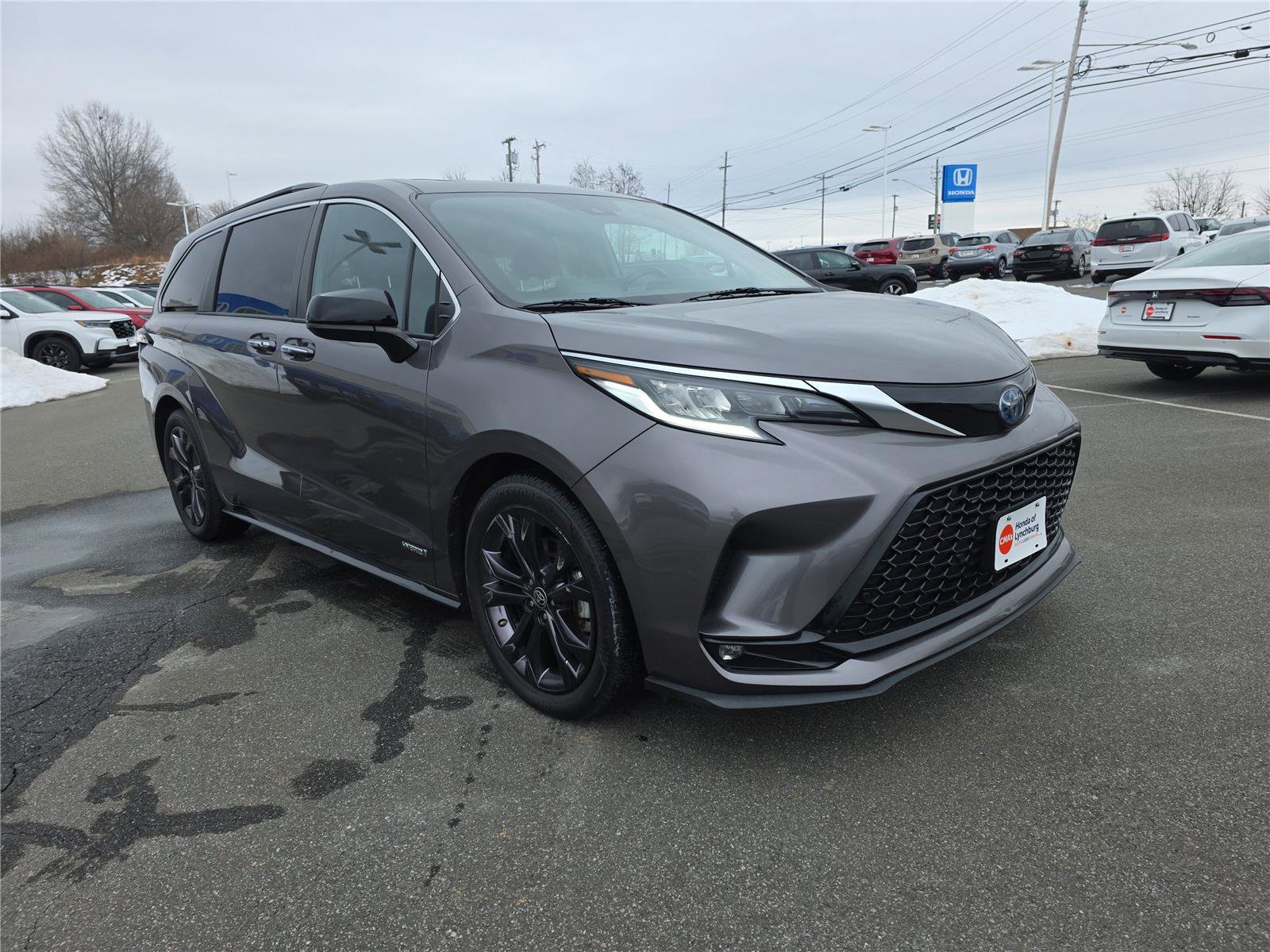 Used 2021 Toyota Sienna XSE w/ XSE Plus Package image 8