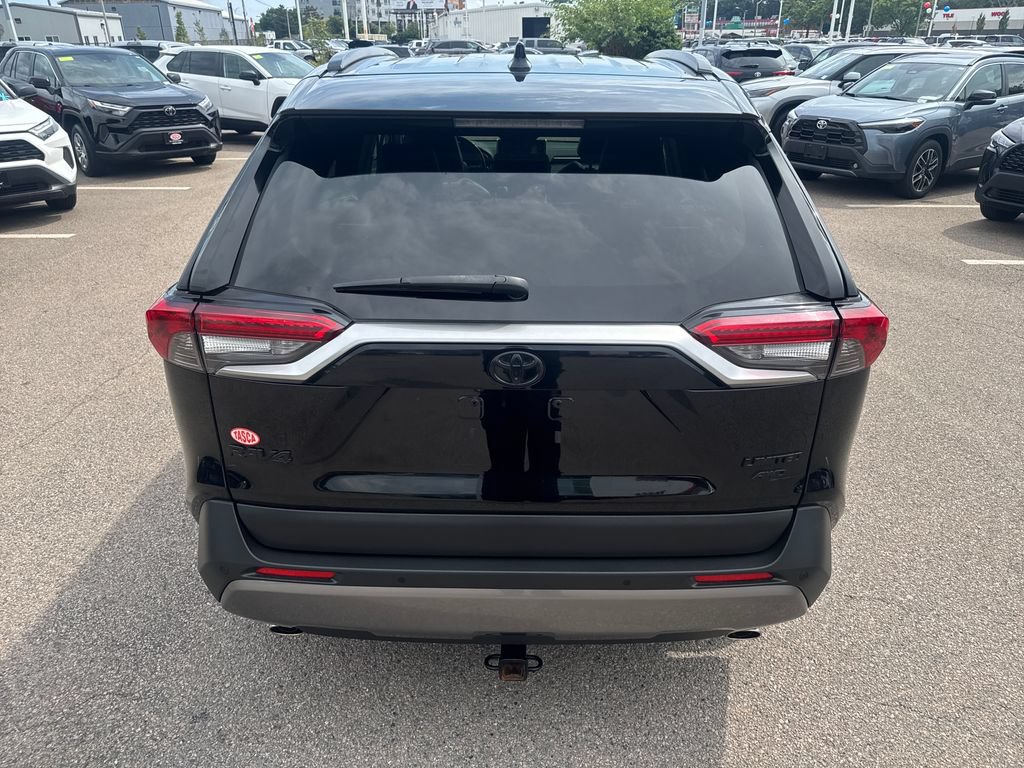 Used 2020 Toyota RAV4 Limited AWD/4WD image 6