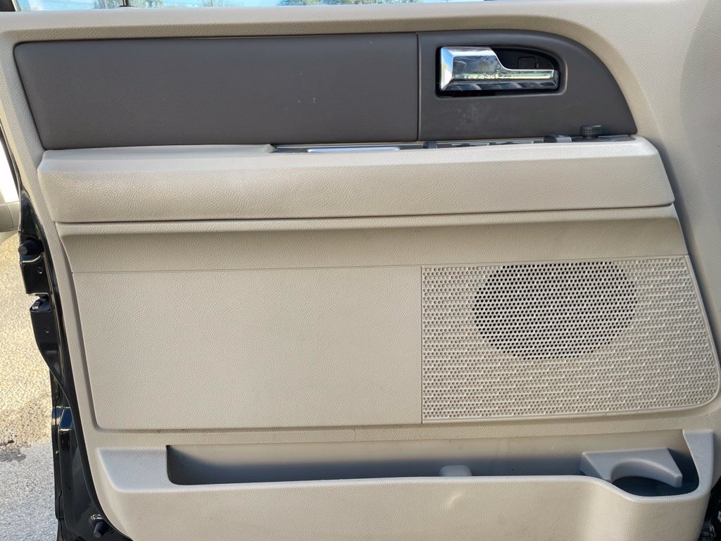 Used 2011 Ford Expedition XLT w/ HD Trailer Tow Pkg RWD image 15