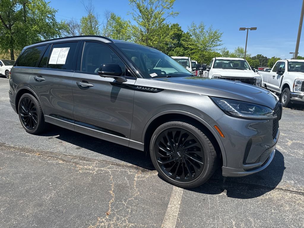Used 2025 Lincoln Aviator Reserve w/ Jet Appearance Package image 1
