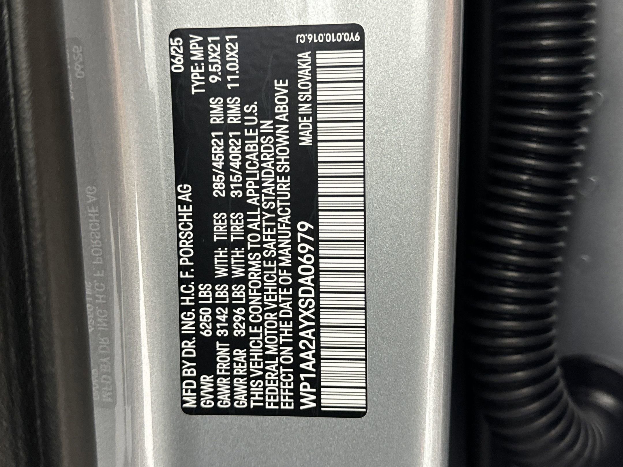Certified 2025 Porsche Cayenne image 21