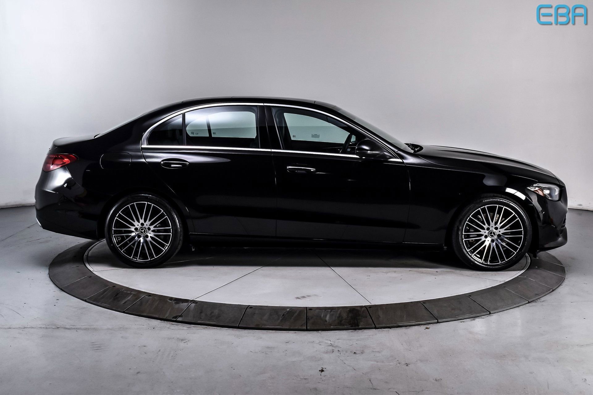 Used 2025 Mercedes-Benz C 300 4MATIC Sedan image 8