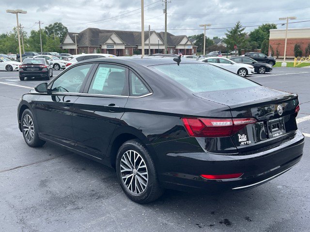 Used 2021 Volkswagen Jetta SE FWD image 5