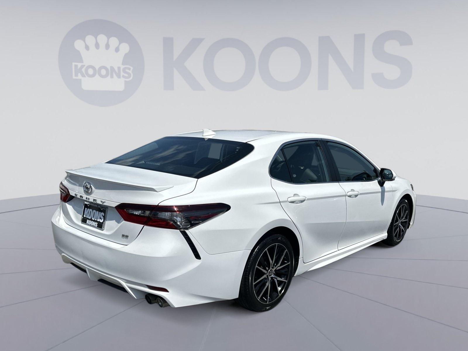 Used 2024 Toyota Camry SE FWD image 11