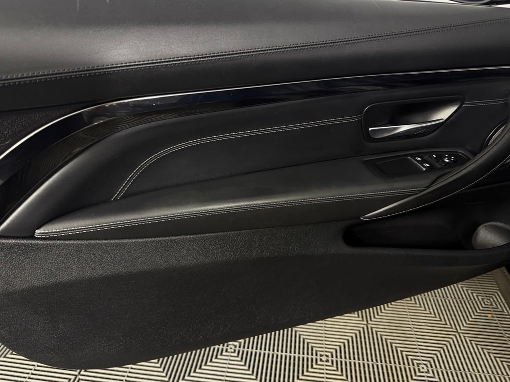 Used 2020 BMW M4 Coupe w/ Competition Package RWD image 23