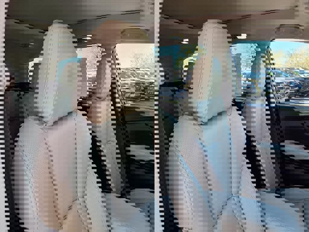 Certified 2022 Subaru Ascent Limited w/ Technology Package image 21