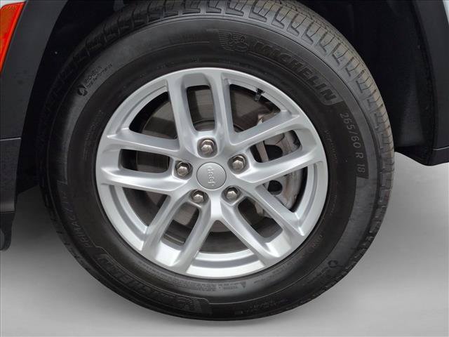 Used 2025 Jeep Grand Cherokee L Laredo RWD image 26