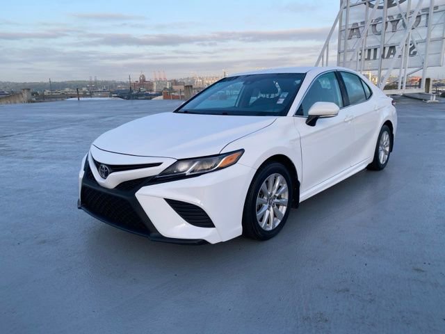 Used 2020 Toyota Camry SE FWD image 4