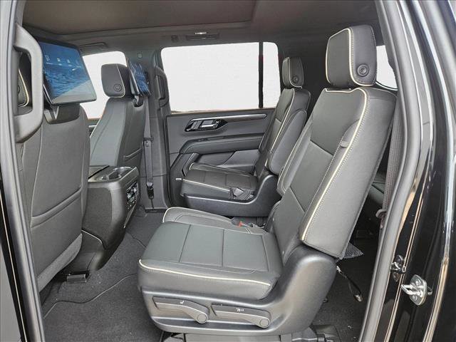 New 2026 Chevrolet Suburban Premier image 17