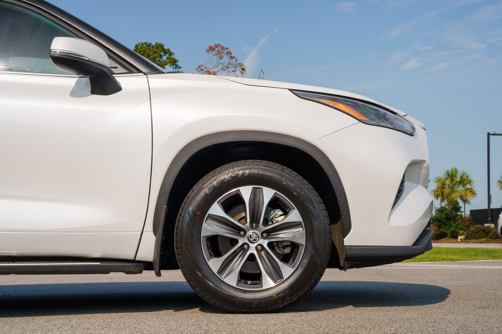 Used 2023 Toyota Highlander XLE FWD image 10