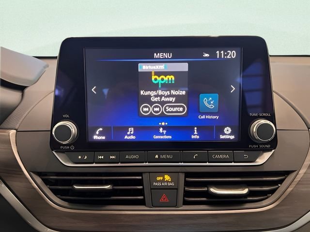 Used 2025 Nissan Altima 2.5 SV FWD image 19