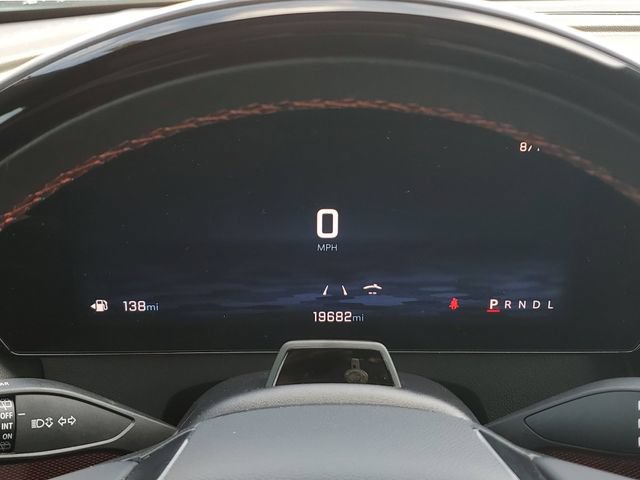 Used 2024 Chevrolet Traverse RS FWD image 28