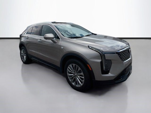 Certified 2025 Cadillac XT4 Premium Luxury FWD image 3