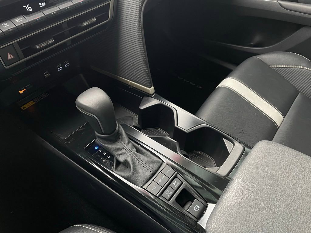 Used 2025 Toyota Camry SE w/ Convenience Package image 19