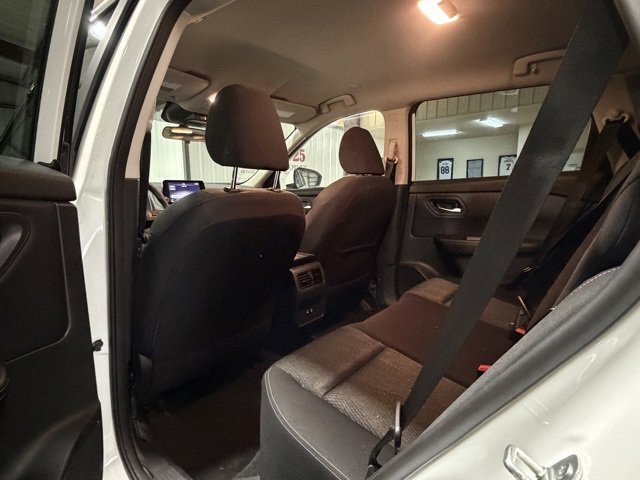 Used 2024 Nissan Rogue SV image 10