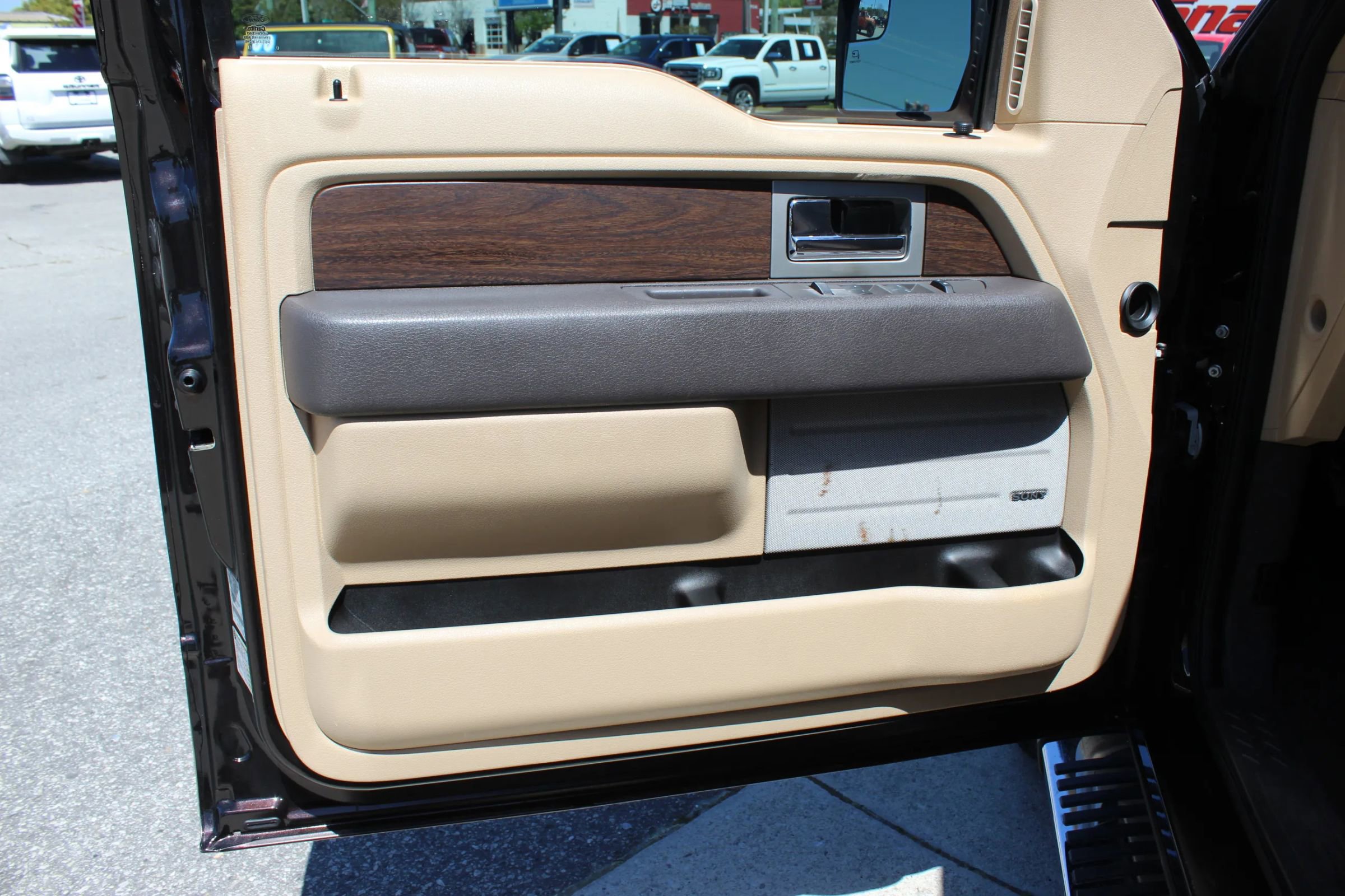 Used 2013 Ford F150 Lariat w/ Luxury Equipment Group image 11