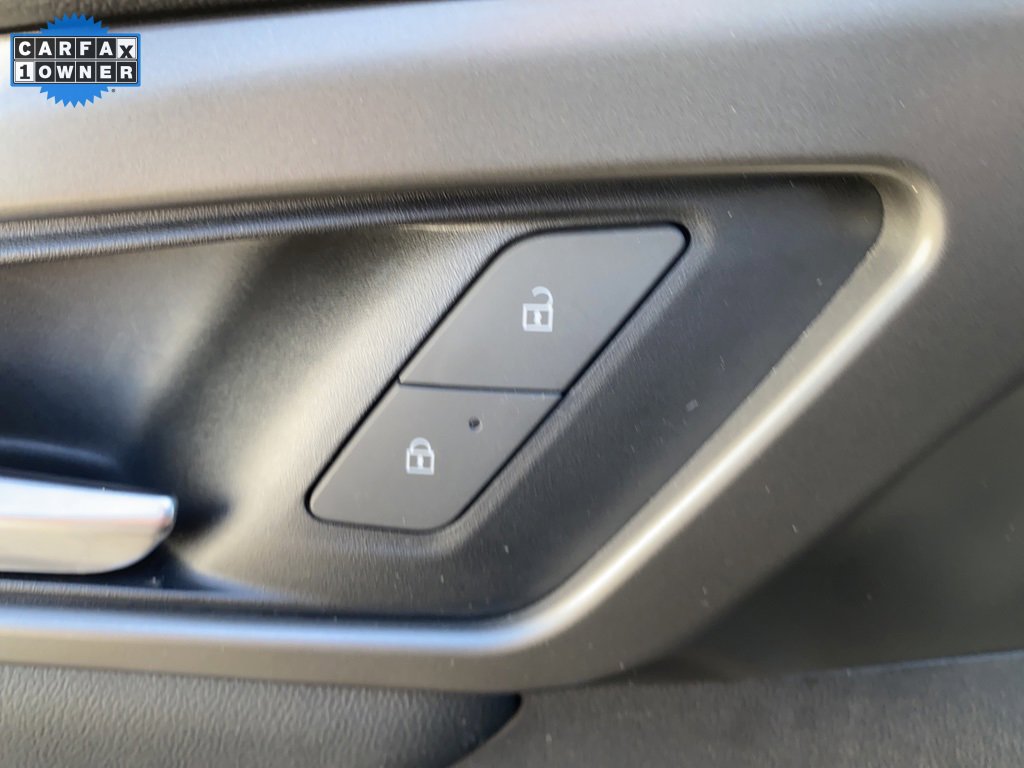 Used 2025 Chevrolet Traverse LT image 28