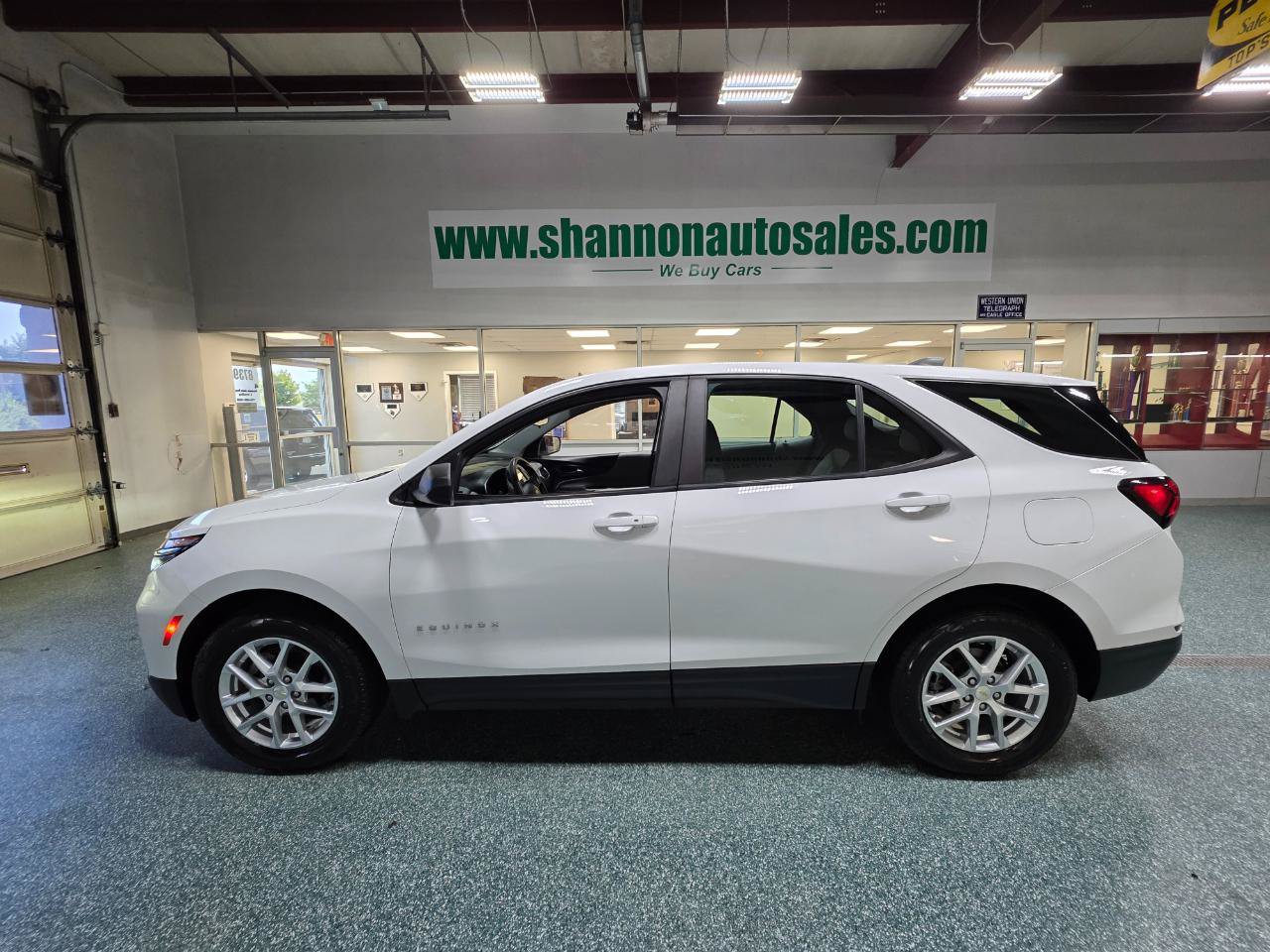 Used 2022 Chevrolet Equinox LS FWD image 11