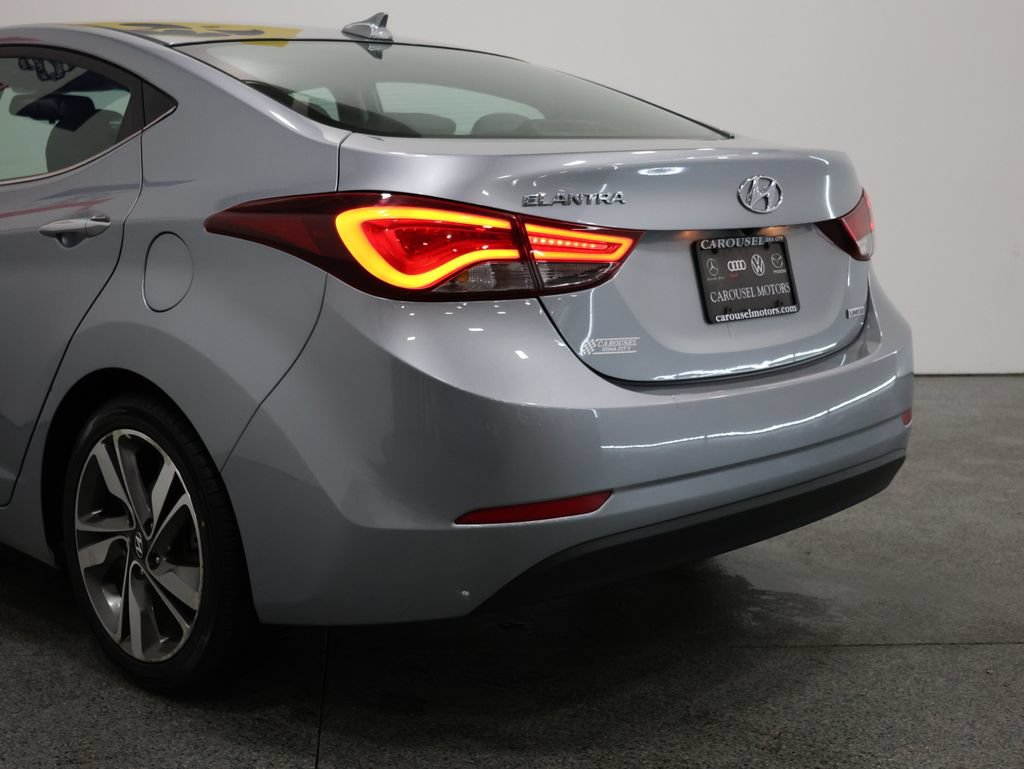 Used 2015 Hyundai Elantra Limited w/ Option Group 05 FWD image 10