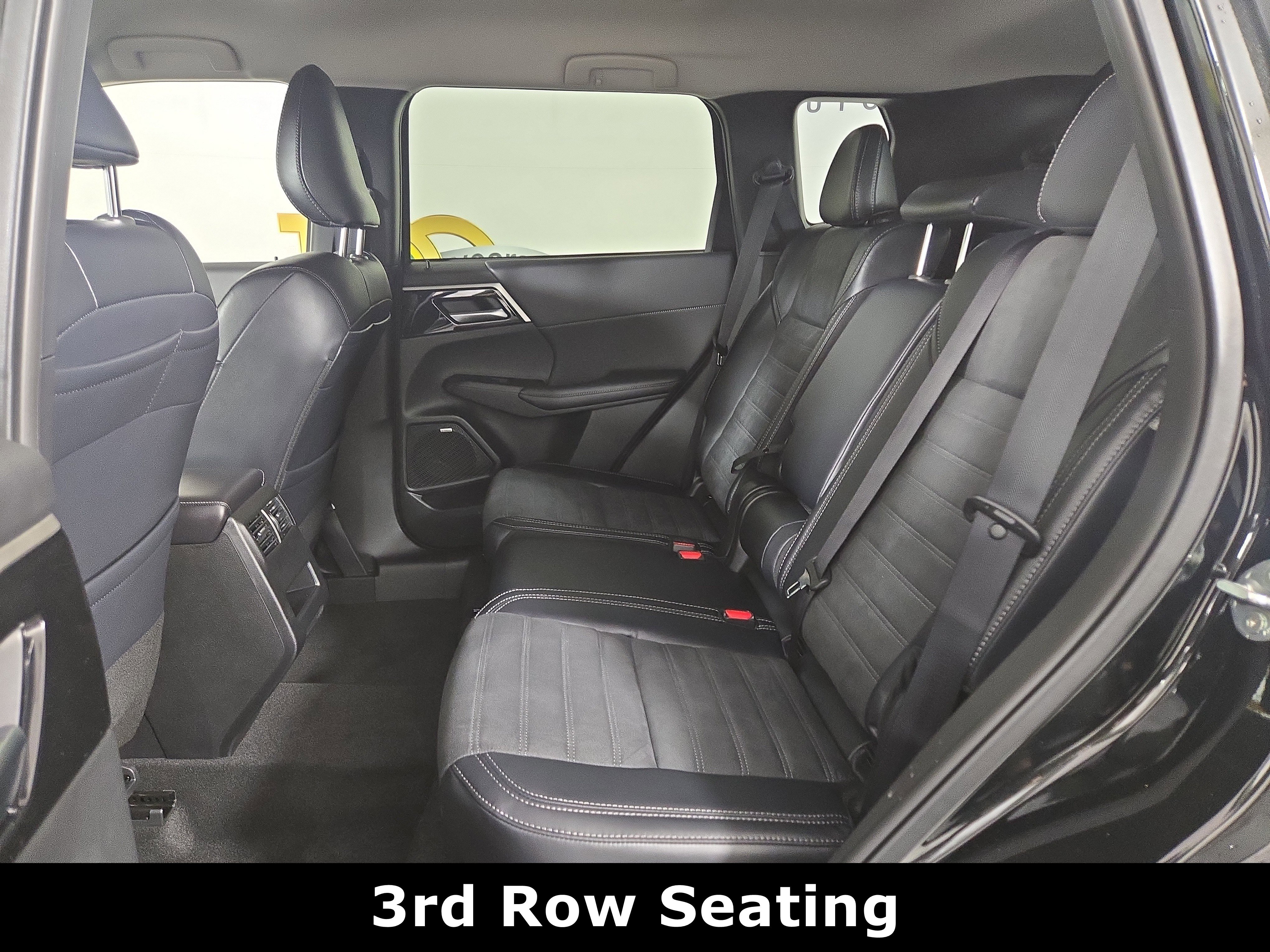 New 2026 Mitsubishi Outlander SE image 11