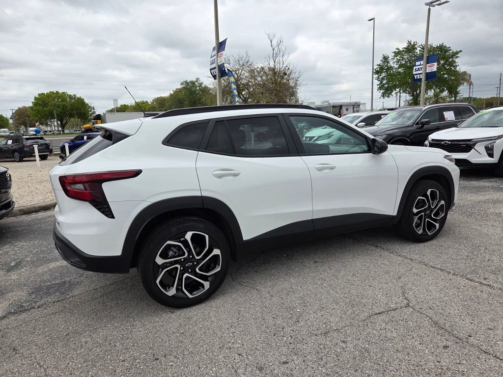 Certified 2025 Chevrolet Trax RS w/ Driver Confidence Package image 14