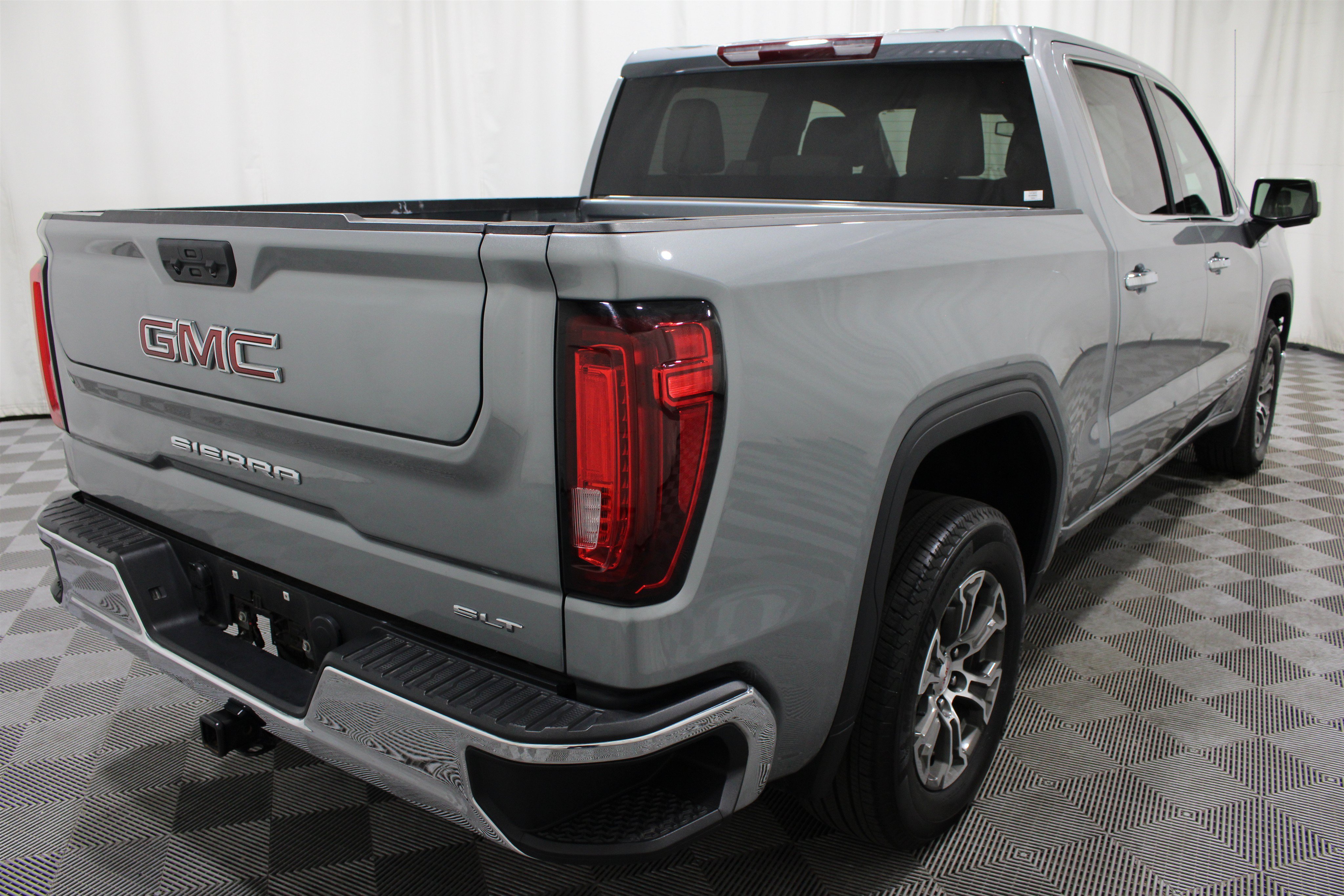 Used 2025 GMC Sierra 1500 SLT RWD image 29