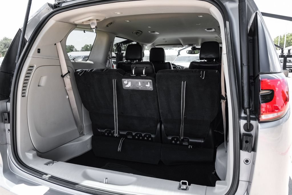 Used 2021 Chrysler Pacifica Touring-L FWD image 56
